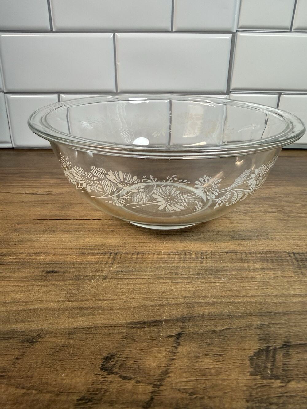 Pyrex Colonial Mist Nesting Mixing Bowl Clear with White Daisy # 323 1.5 Liter